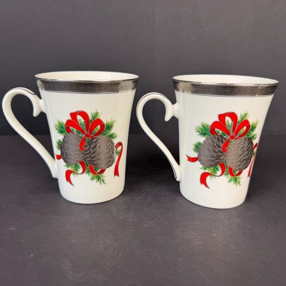 Set of 2 Mikasa Pine Cones & Ribbon Platinum Christmas Mugs, L3275, Excellent